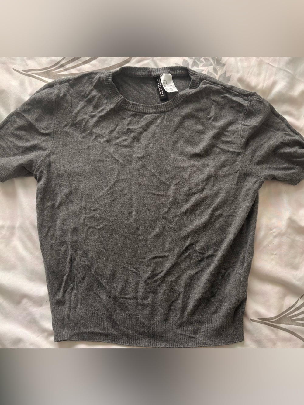 Divided Women's Cropped Crew Neck Top - Gray